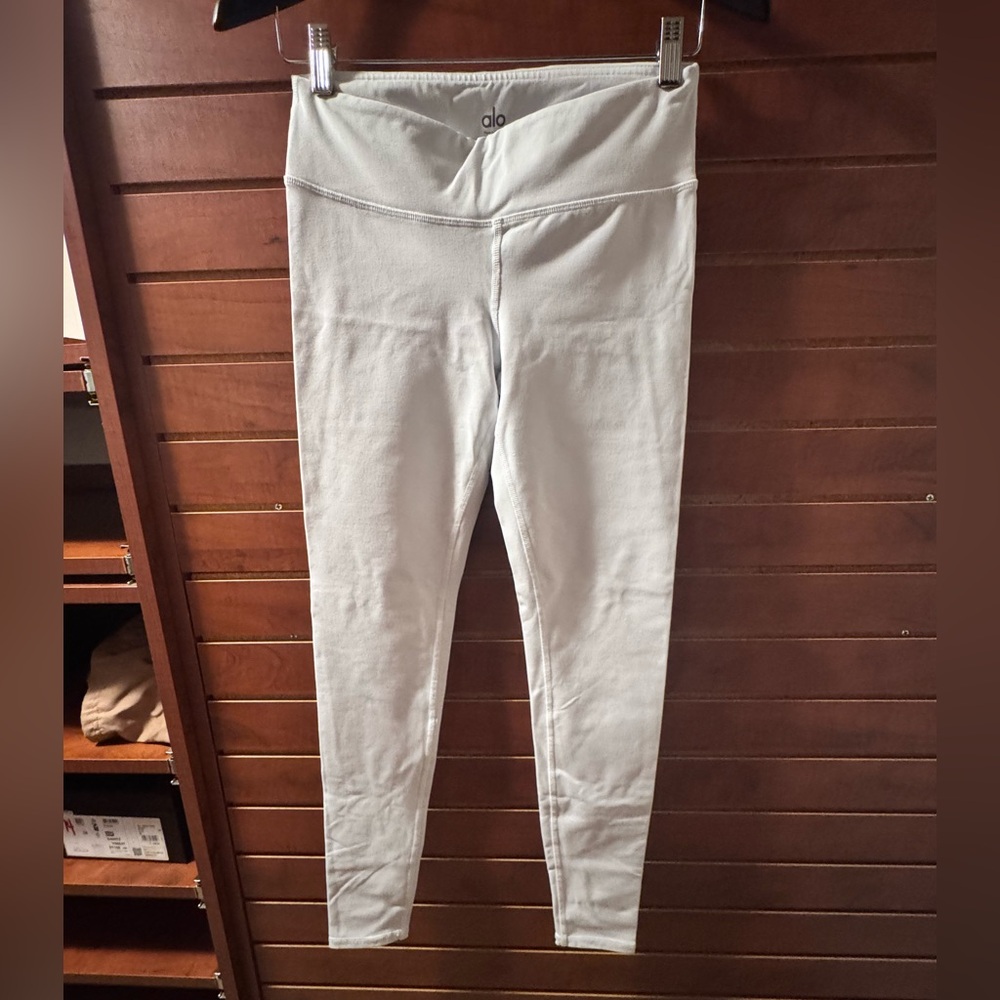 ALO Yoga Classic White Leggings